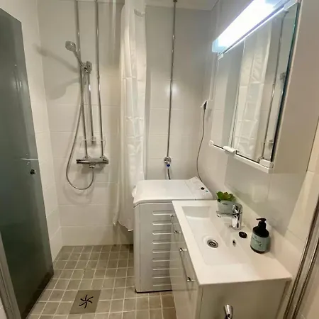Kodikas Parvekkeellinen Kaksio Omalla Parkkipaikalla Apartamento