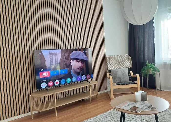 דירה Kodikas Parvekkeellinen Kaksio Omalla Parkkipaikalla קוקולה