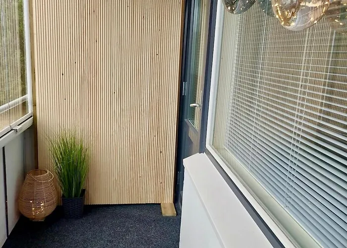 Kodikas Parvekkeellinen Kaksio Omalla Parkkipaikalla דירה